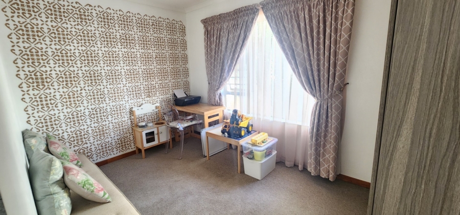 3 Bedroom Property for Sale in Eldoraigne Gauteng