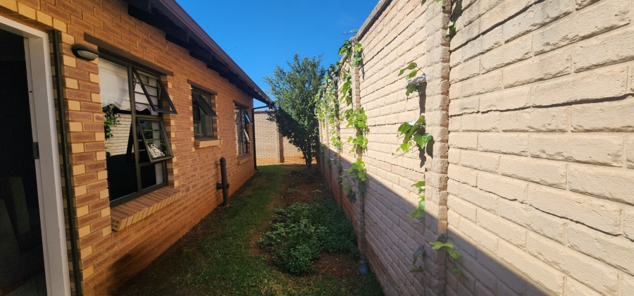 3 Bedroom Property for Sale in Eldoraigne Gauteng