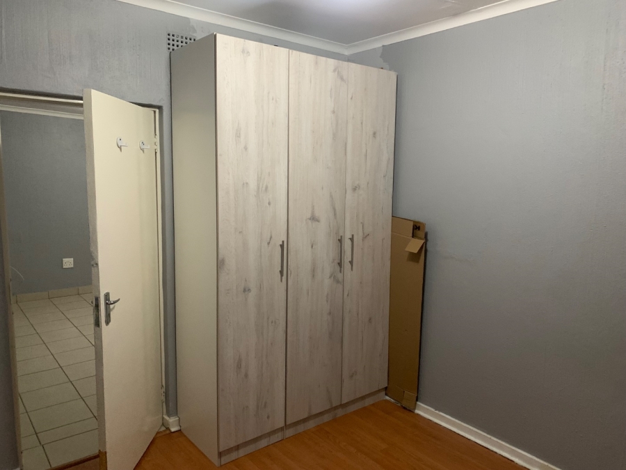 1 Bedroom Property for Sale in Mulbarton Gauteng