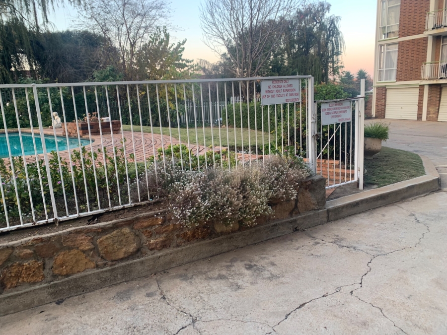 To Let 1 Bedroom Property for Rent in South Crest Gauteng