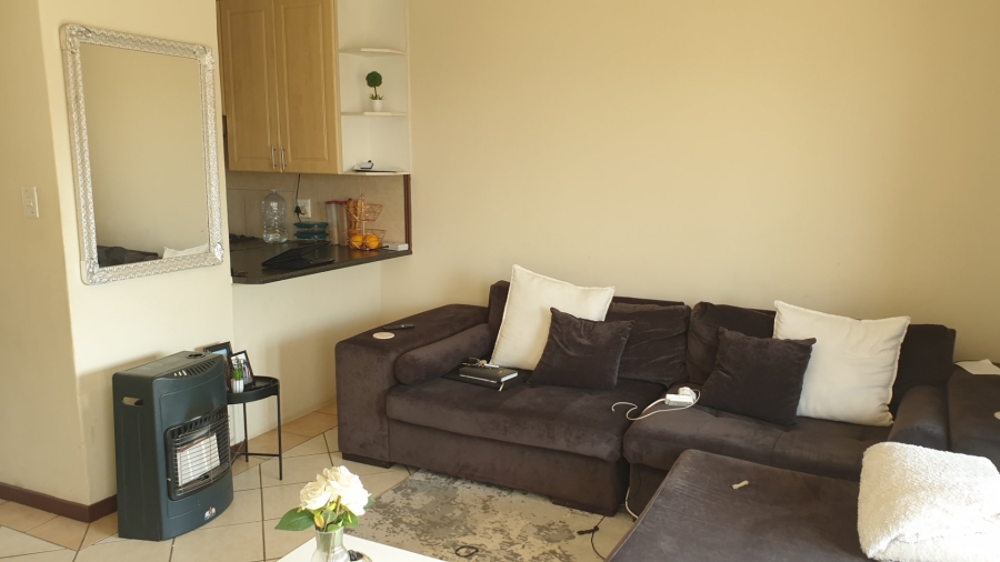 2 Bedroom Property for Sale in Monavoni Gauteng