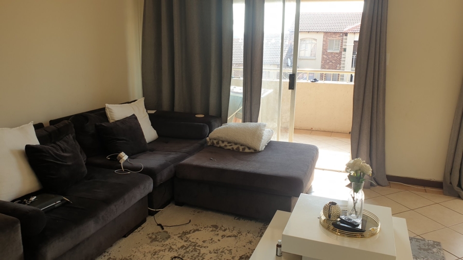 2 Bedroom Property for Sale in Monavoni Gauteng