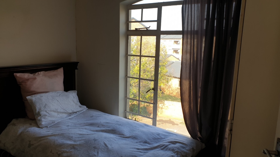 2 Bedroom Property for Sale in Monavoni Gauteng