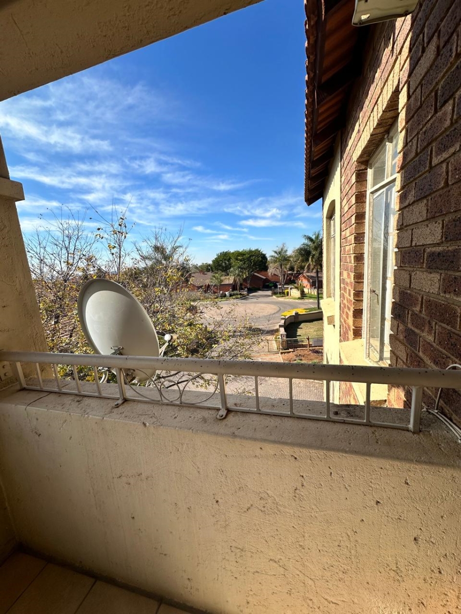 2 Bedroom Property for Sale in Monavoni Gauteng