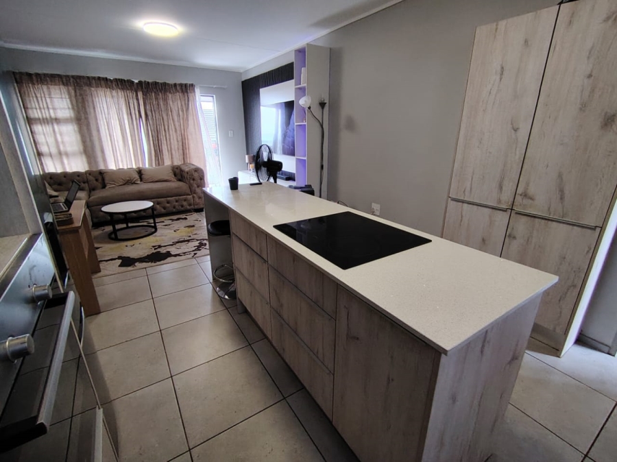 To Let 2 Bedroom Property for Rent in Amberfield Gauteng