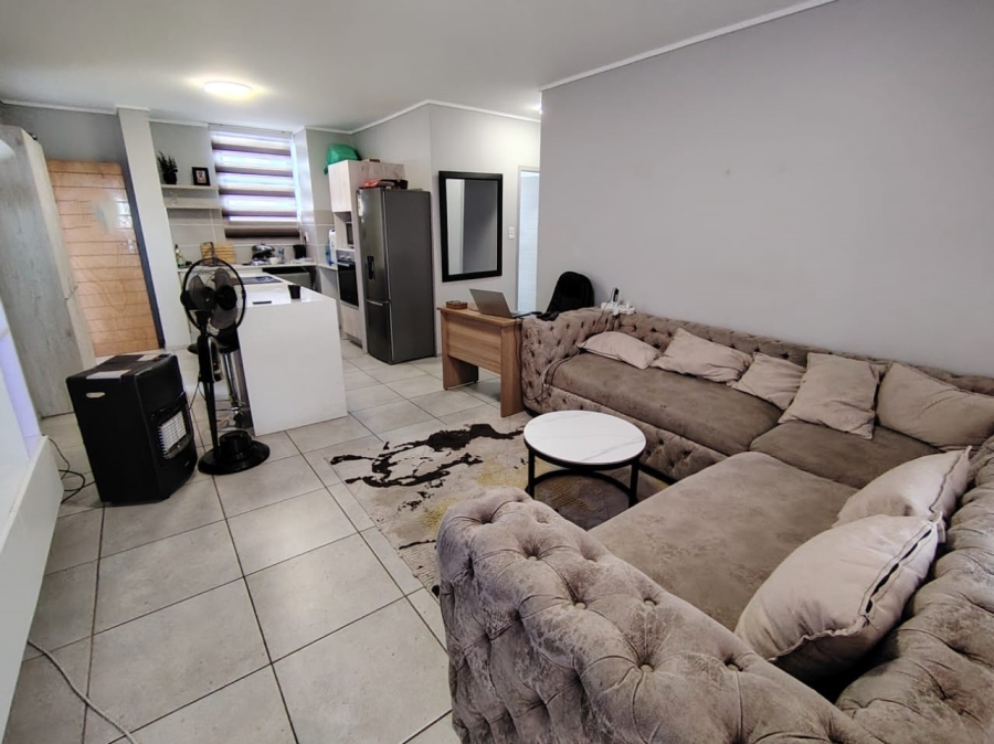 To Let 2 Bedroom Property for Rent in Amberfield Gauteng