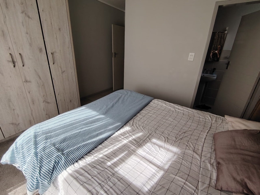 To Let 2 Bedroom Property for Rent in Amberfield Gauteng