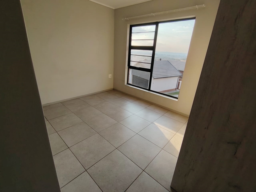 To Let 2 Bedroom Property for Rent in Amberfield Gauteng