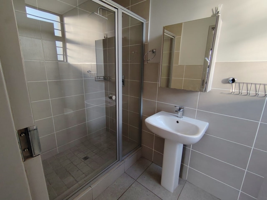 To Let 2 Bedroom Property for Rent in Amberfield Gauteng