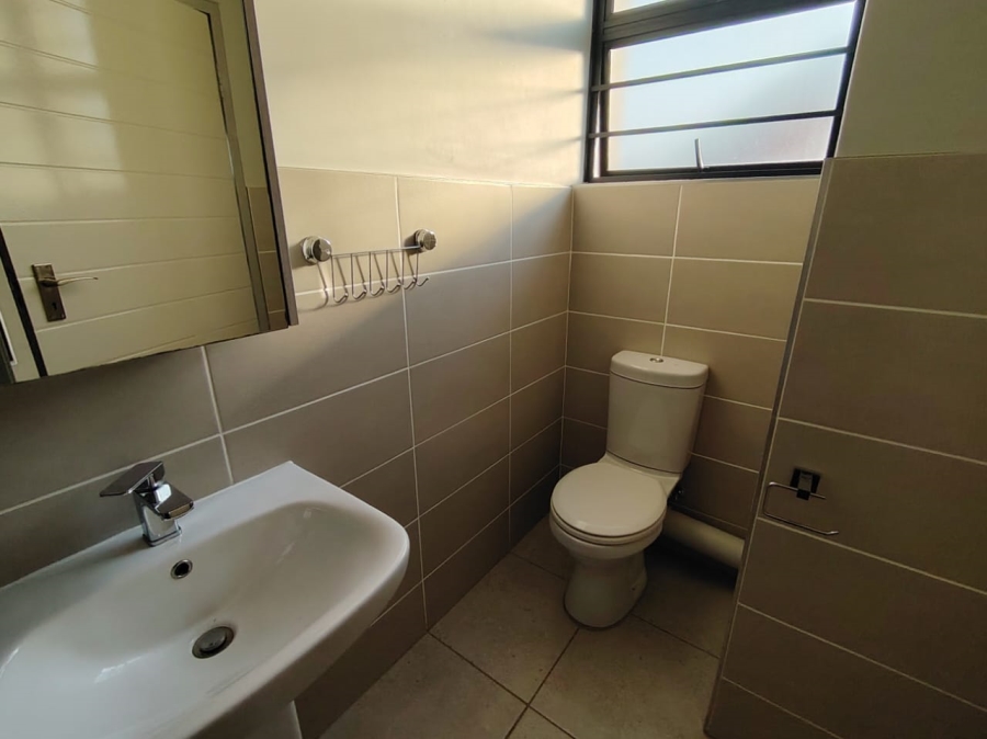 To Let 2 Bedroom Property for Rent in Amberfield Gauteng