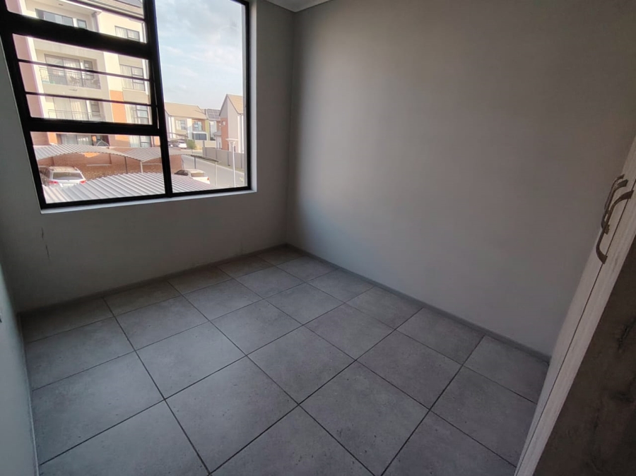 To Let 2 Bedroom Property for Rent in Amberfield Gauteng