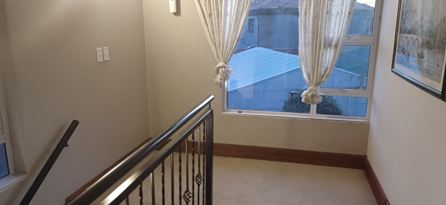 6 Bedroom Property for Sale in Lambton Gauteng