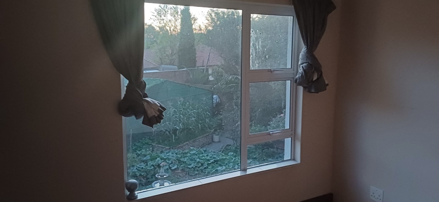6 Bedroom Property for Sale in Lambton Gauteng