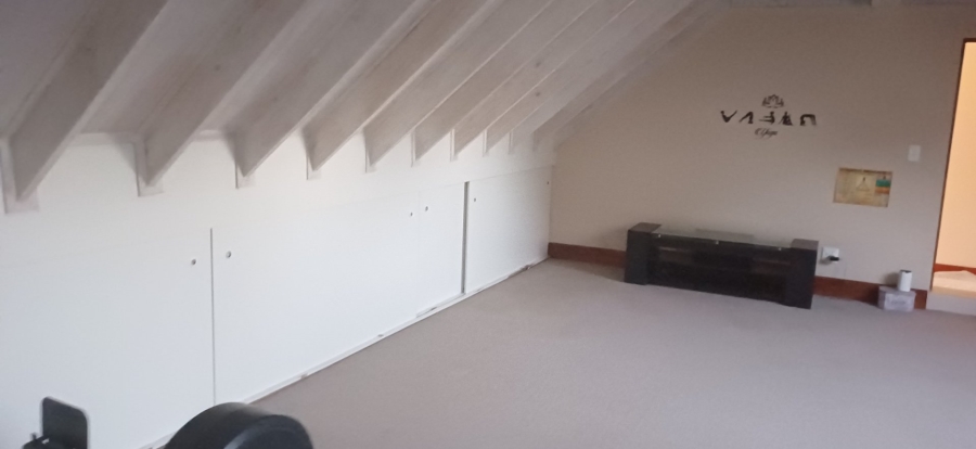 6 Bedroom Property for Sale in Lambton Gauteng