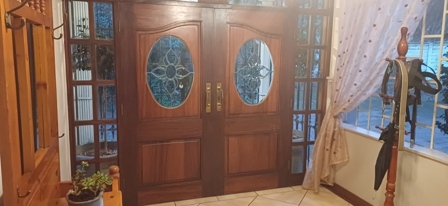 6 Bedroom Property for Sale in Lambton Gauteng