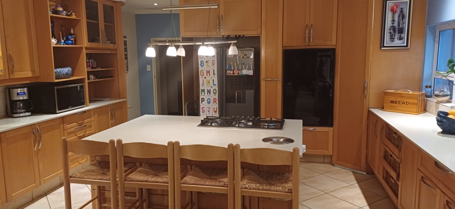 6 Bedroom Property for Sale in Lambton Gauteng