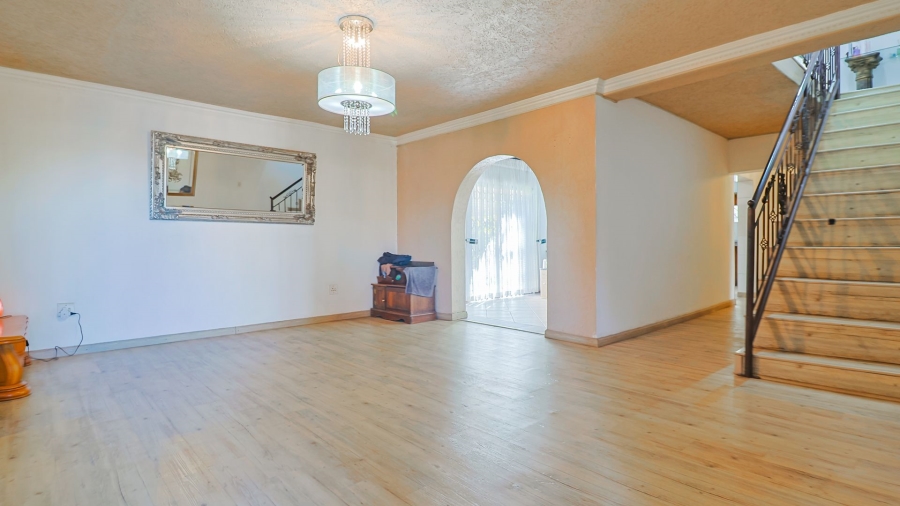 4 Bedroom Property for Sale in Lenasia Ext 8 Gauteng