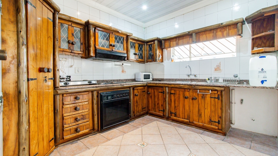 4 Bedroom Property for Sale in Lenasia Ext 8 Gauteng