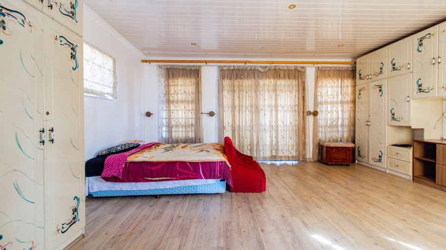4 Bedroom Property for Sale in Lenasia Ext 8 Gauteng