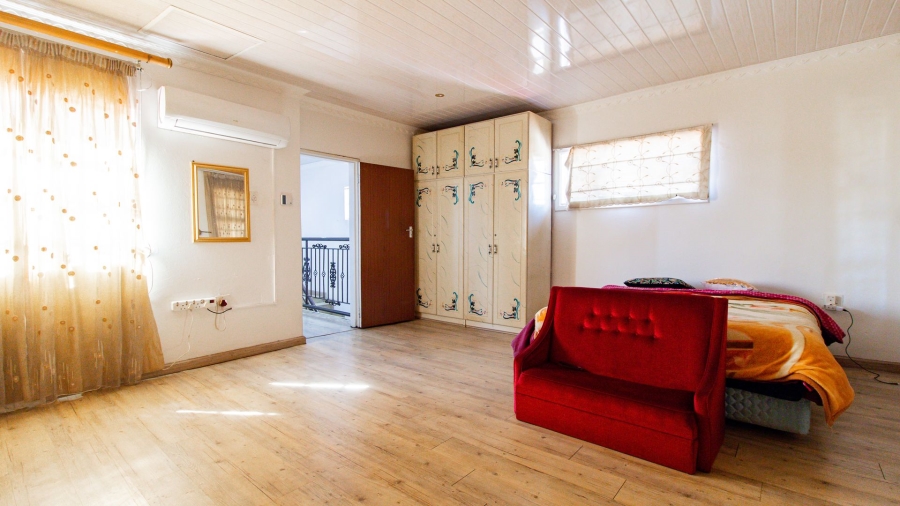 4 Bedroom Property for Sale in Lenasia Ext 8 Gauteng