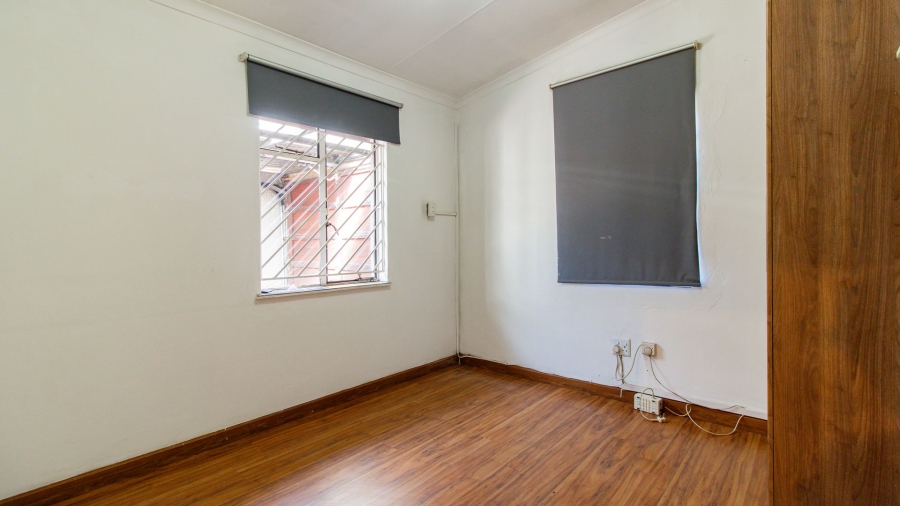 4 Bedroom Property for Sale in Lenasia Ext 8 Gauteng