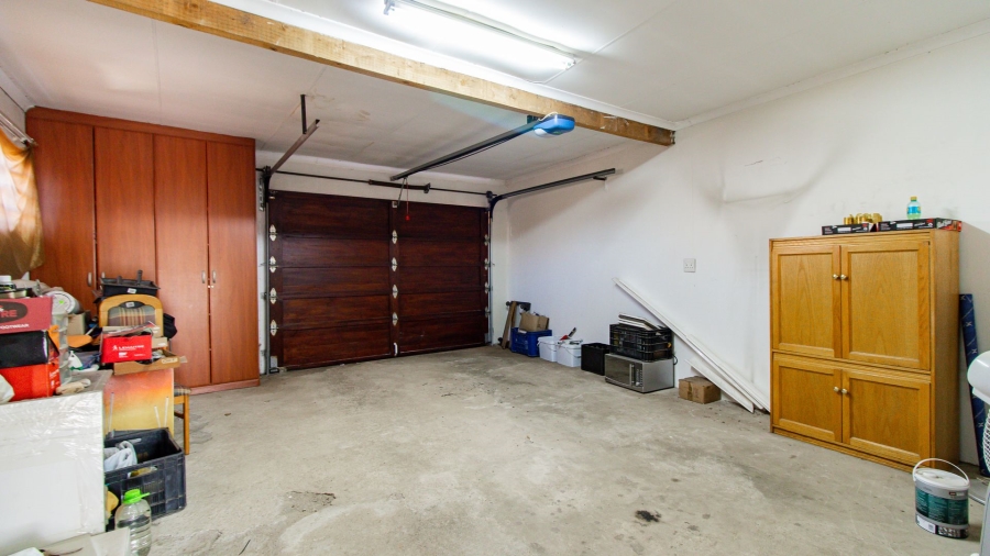 4 Bedroom Property for Sale in Lenasia Ext 8 Gauteng