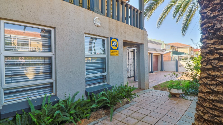 4 Bedroom Property for Sale in Lenasia Ext 8 Gauteng