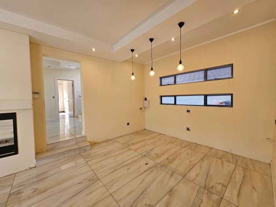To Let 5 Bedroom Property for Rent in Faerie Glen Gauteng