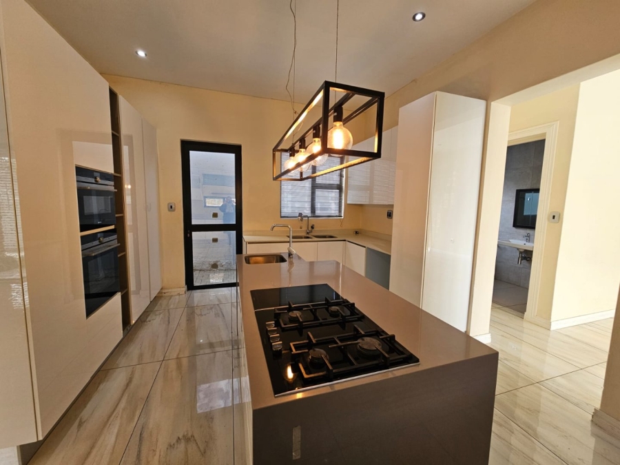 To Let 5 Bedroom Property for Rent in Faerie Glen Gauteng