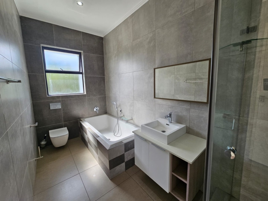 To Let 5 Bedroom Property for Rent in Faerie Glen Gauteng