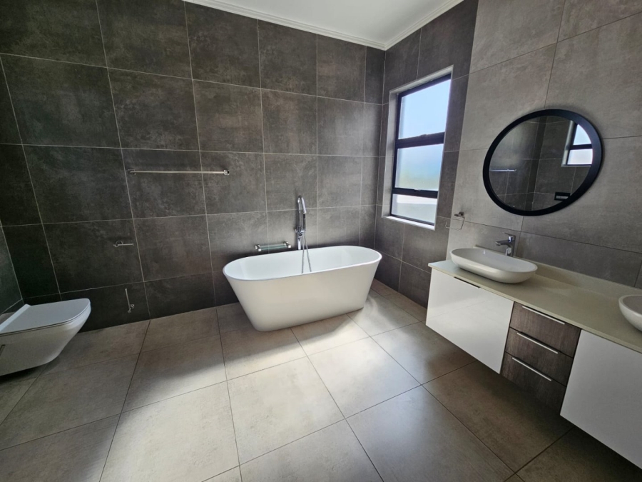 To Let 5 Bedroom Property for Rent in Faerie Glen Gauteng