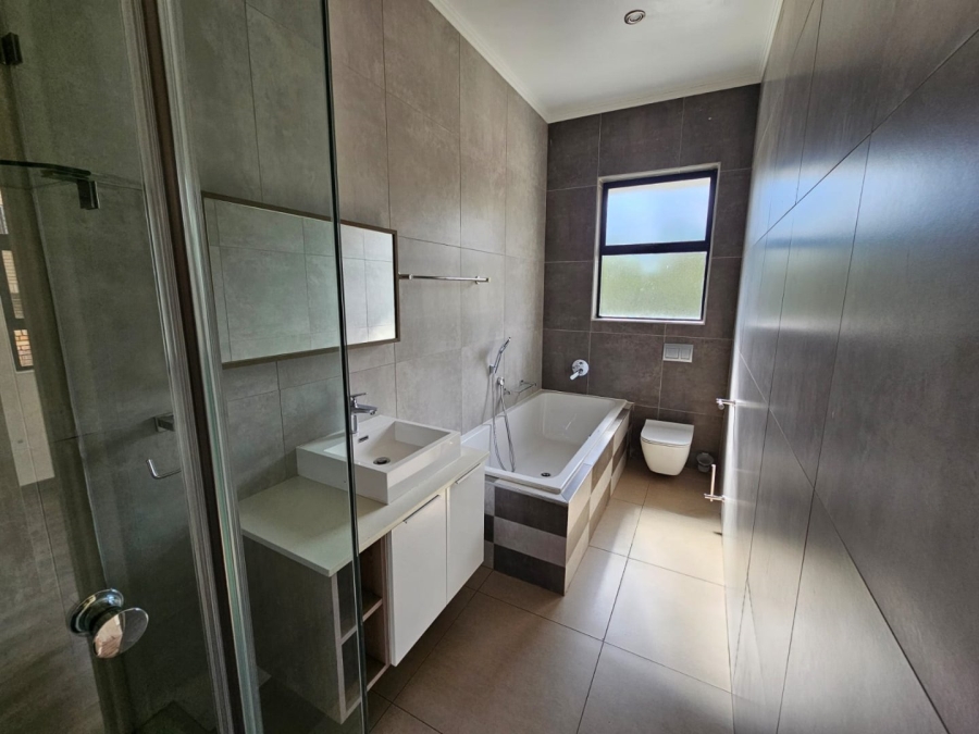 To Let 5 Bedroom Property for Rent in Faerie Glen Gauteng