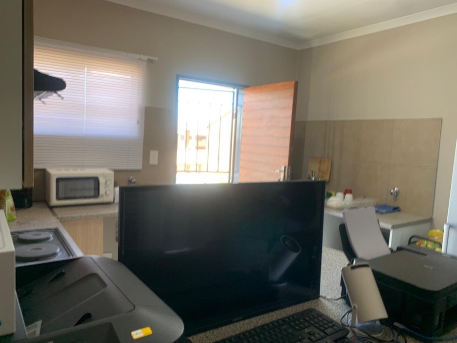 2 Bedroom Property for Sale in Noordwyk Gauteng