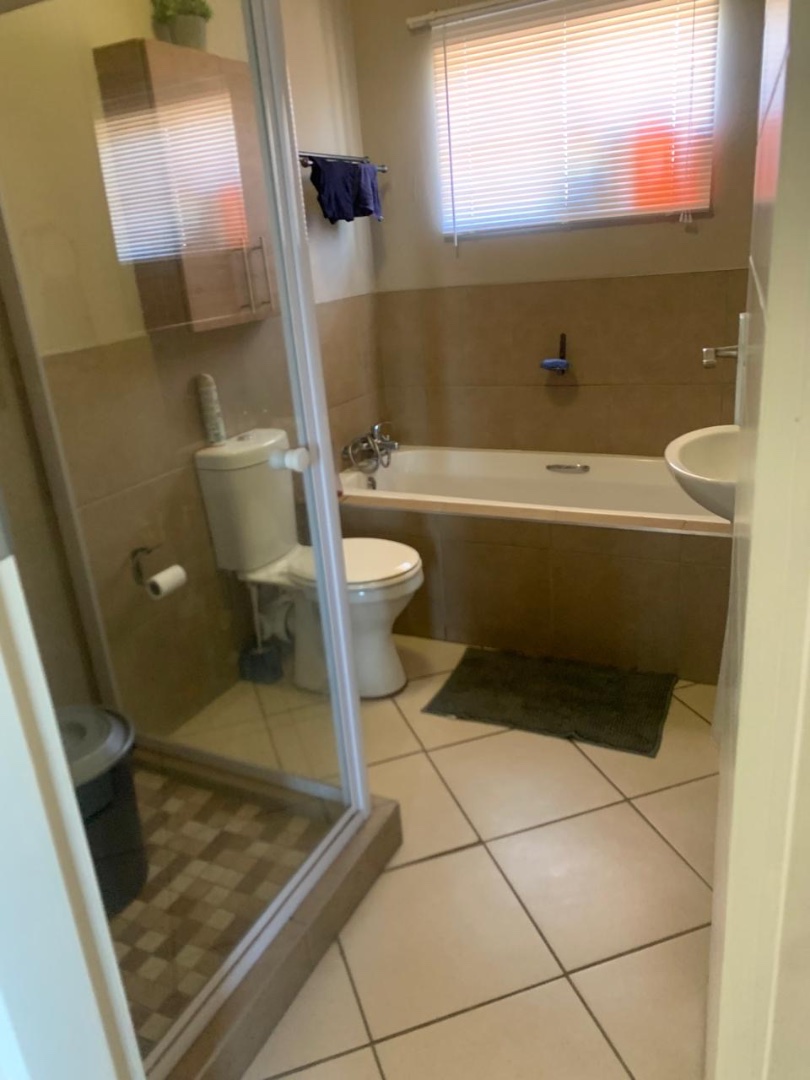 2 Bedroom Property for Sale in Noordwyk Gauteng