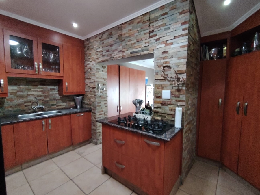 4 Bedroom Property for Sale in Eastleigh Gauteng