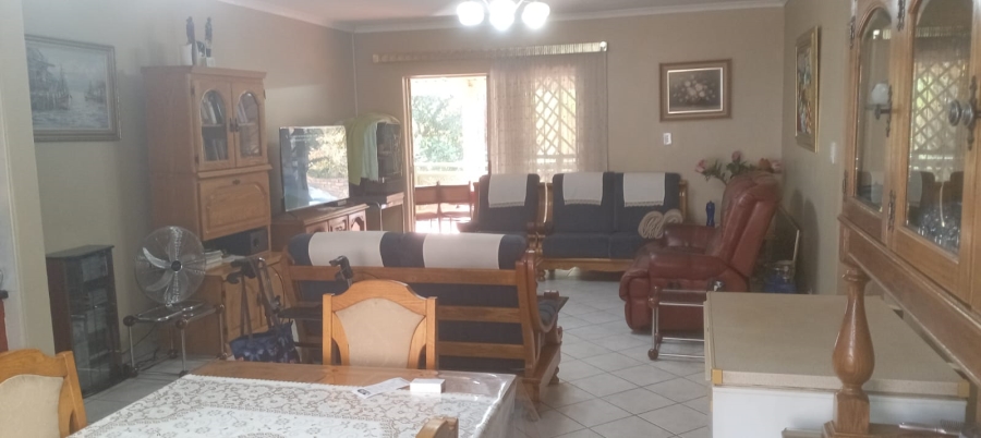 4 Bedroom Property for Sale in Ninapark Gauteng
