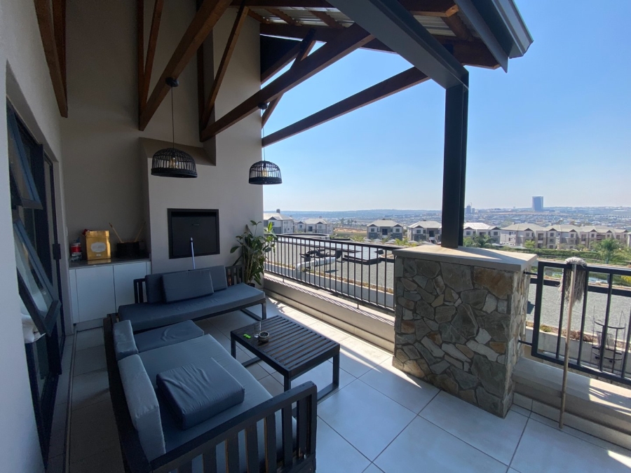 To Let 2 Bedroom Property for Rent in The Polofields Gauteng