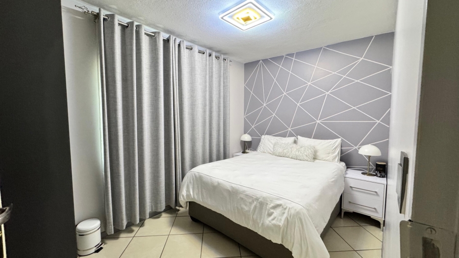 2 Bedroom Property for Sale in Noordwyk Gauteng