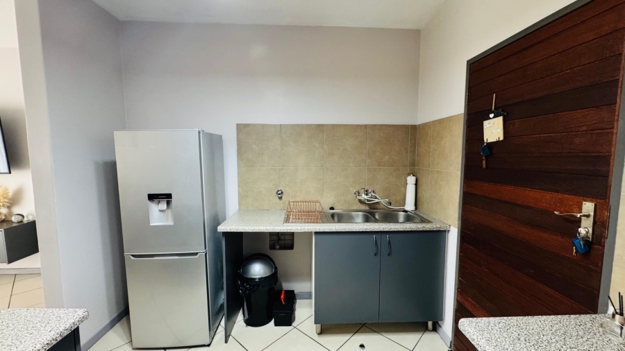 2 Bedroom Property for Sale in Noordwyk Gauteng