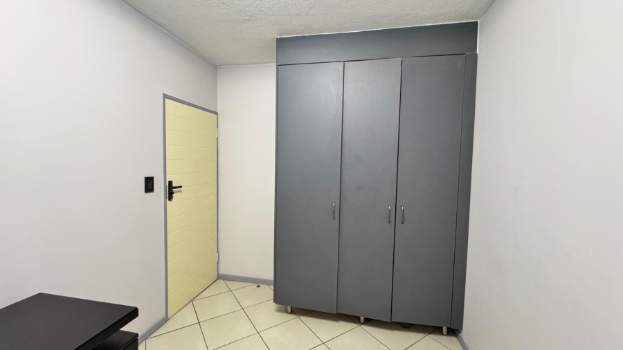 2 Bedroom Property for Sale in Noordwyk Gauteng