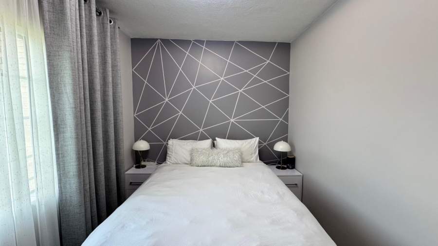 2 Bedroom Property for Sale in Noordwyk Gauteng