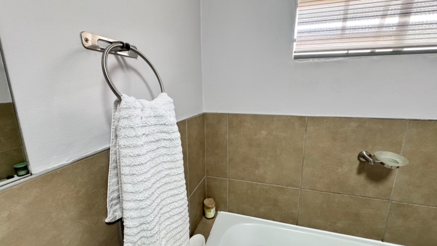 2 Bedroom Property for Sale in Noordwyk Gauteng