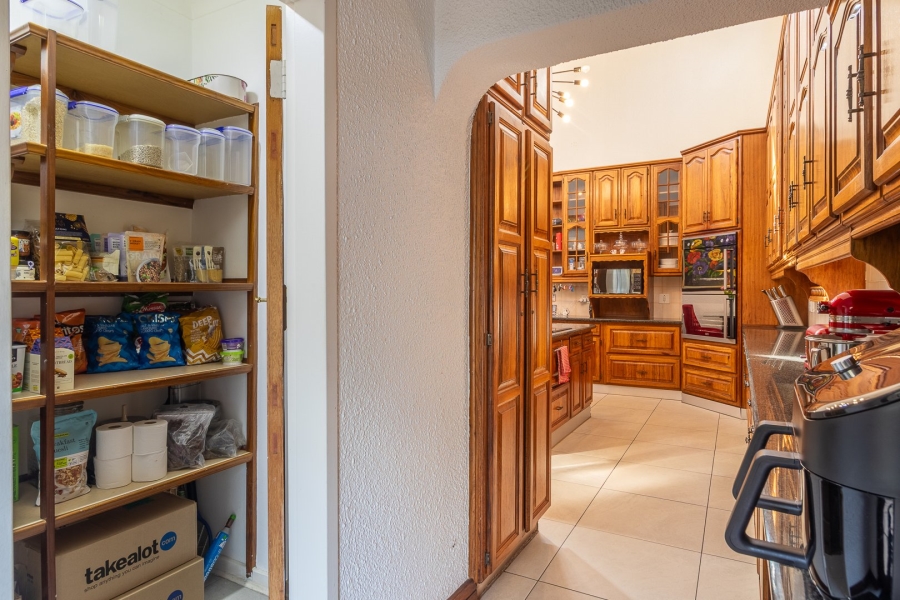 4 Bedroom Property for Sale in Randjesfontein A H Gauteng