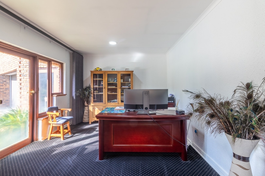 4 Bedroom Property for Sale in Randjesfontein A H Gauteng
