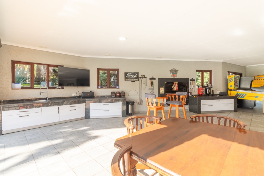 4 Bedroom Property for Sale in Randjesfontein A H Gauteng