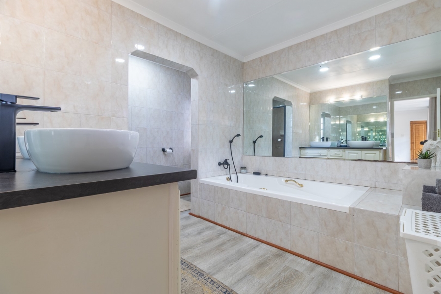 4 Bedroom Property for Sale in Randjesfontein A H Gauteng