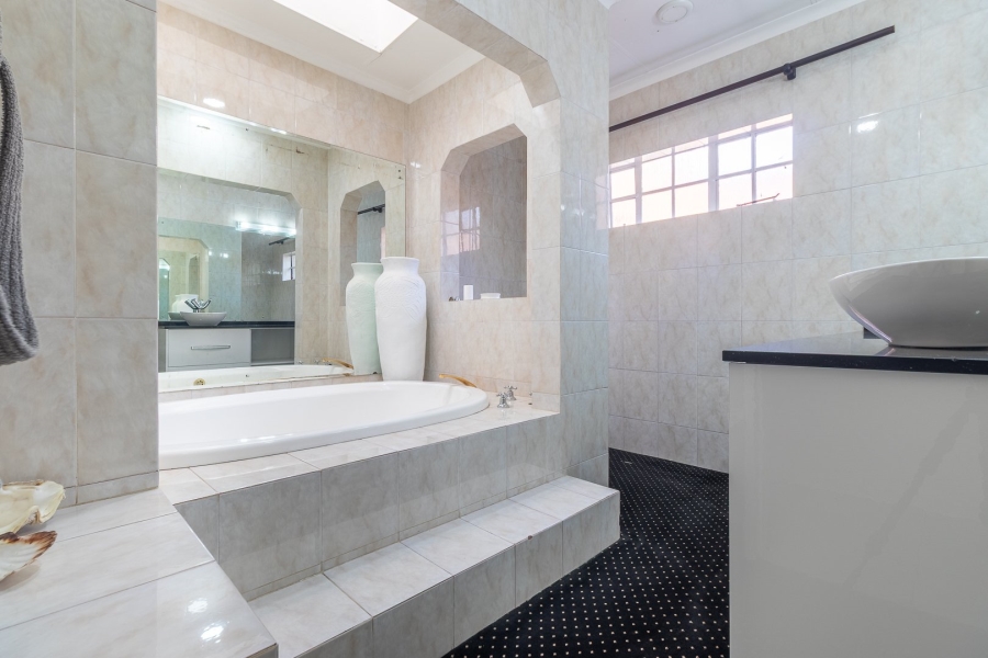 4 Bedroom Property for Sale in Randjesfontein A H Gauteng