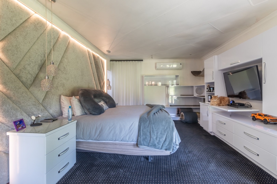 4 Bedroom Property for Sale in Randjesfontein A H Gauteng