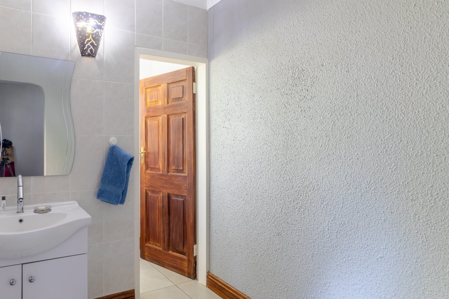 4 Bedroom Property for Sale in Randjesfontein A H Gauteng