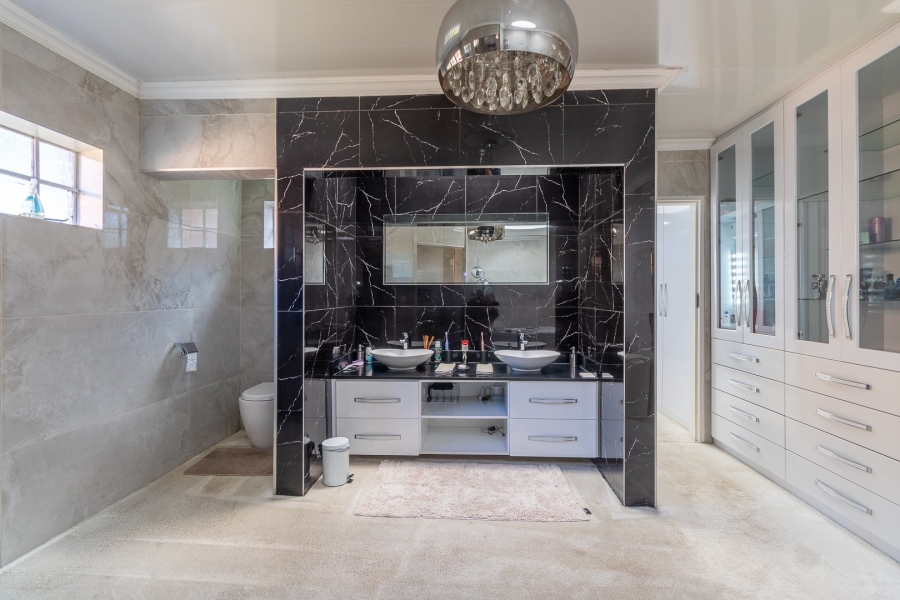 4 Bedroom Property for Sale in Randjesfontein A H Gauteng
